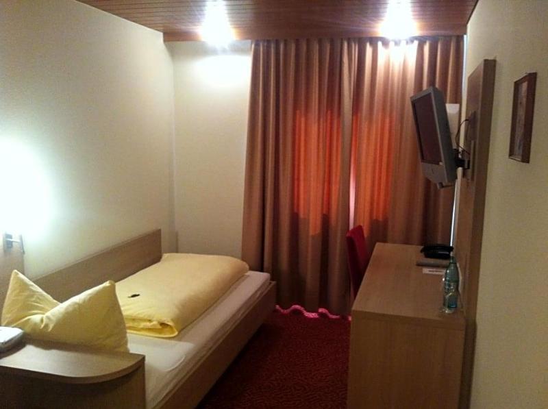 Tauberhotel Kette image