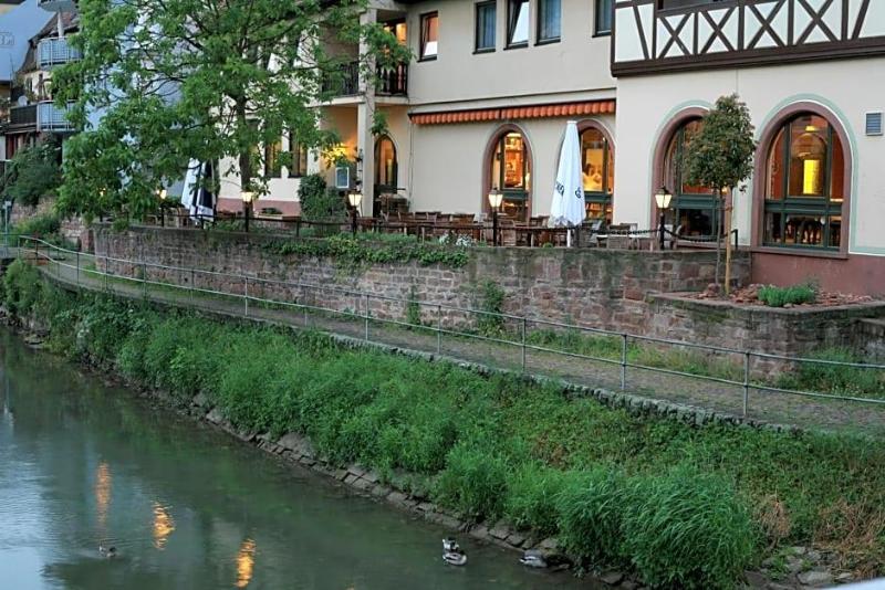 Tauberhotel Kette image