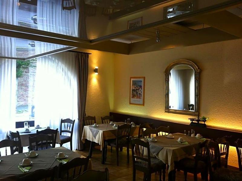 Tauberhotel Kette image