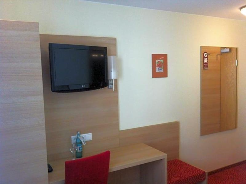 Tauberhotel Kette image