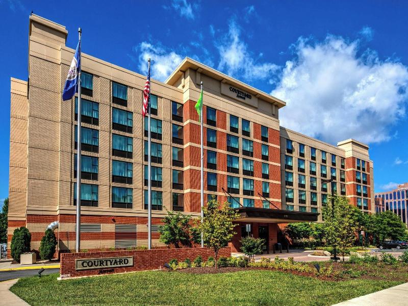 Courtyard Dulles Airport Herndon image
