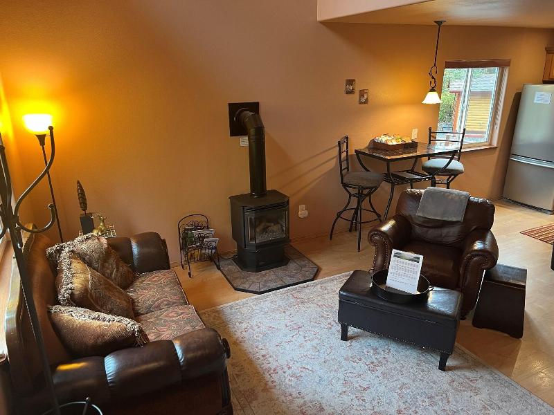 Alaska Adventure Unlimited Chalets image