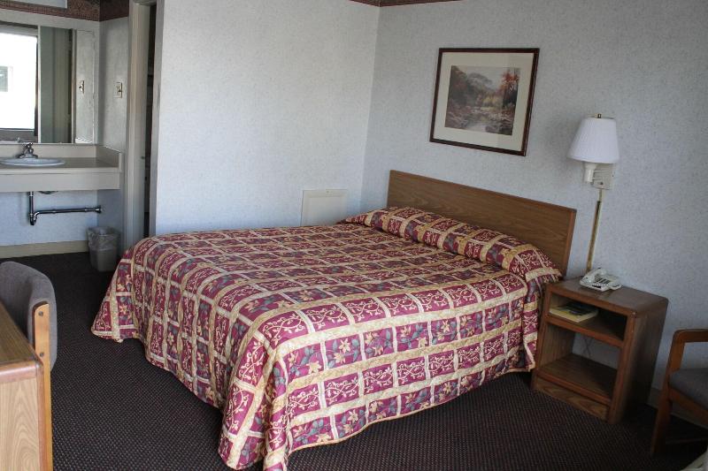 Budget Host Inn Bristol image