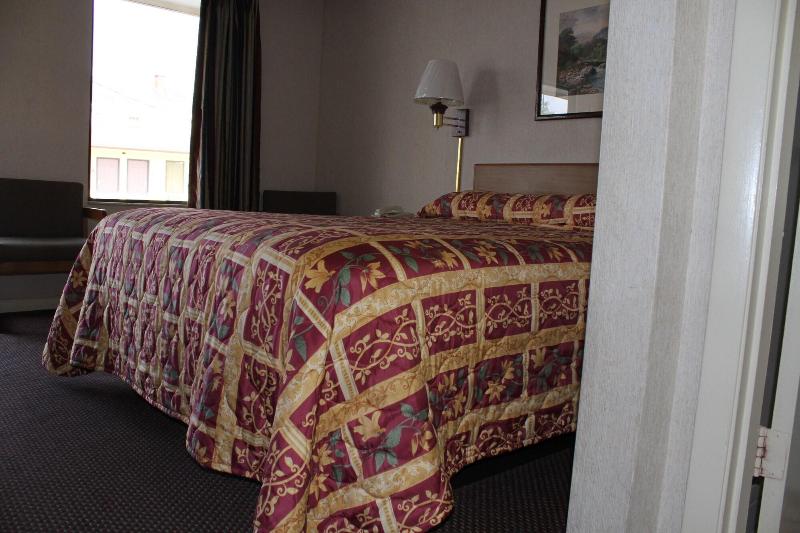 Budget Host Inn Bristol image