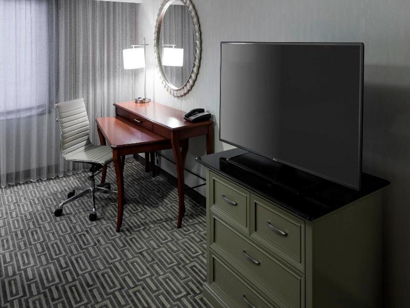 Marriott Fairfax at Fair Oaks image
