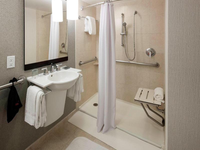 Marriott Fairfax at Fair Oaks image