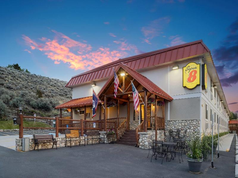 Super 8 by Wyndham Cody image