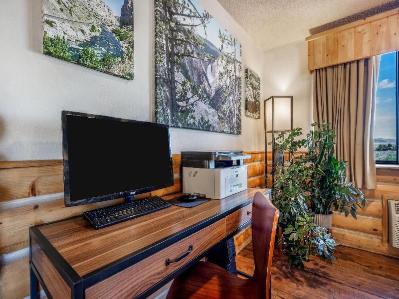 Super 8 by Wyndham Cody image