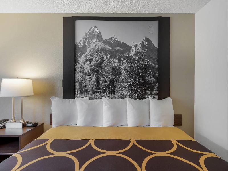 Super 8 by Wyndham Cody image