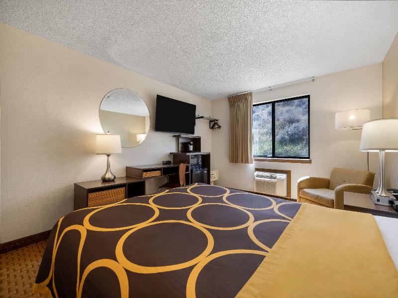 Super 8 by Wyndham Cody image