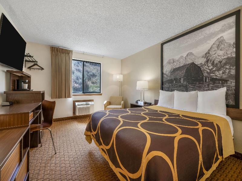 Super 8 by Wyndham Cody image