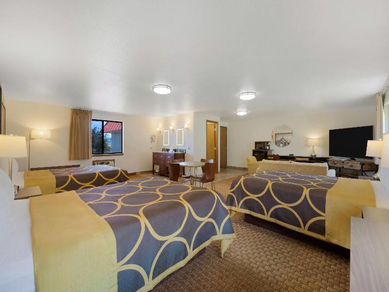 Super 8 by Wyndham Cody image
