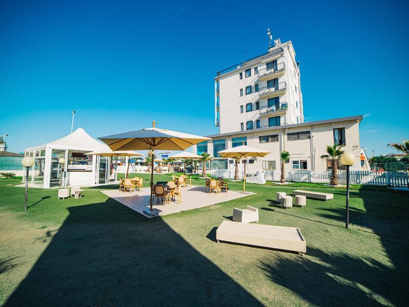 Hotel Park image