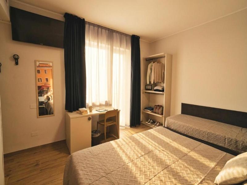 Hotel Park image