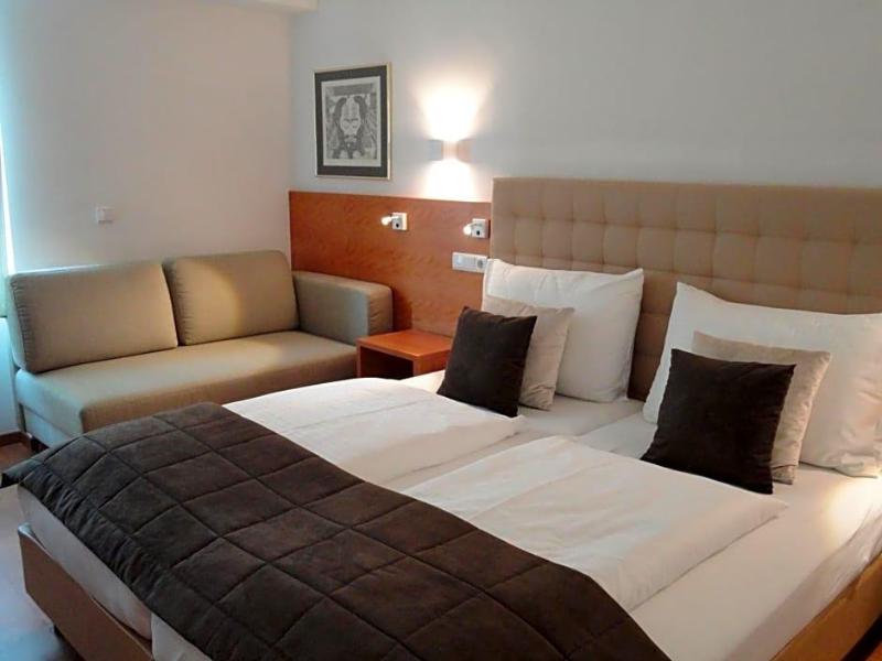 City Hotel Albrecht Schwechat image
