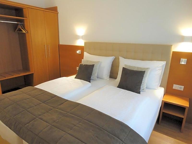 City Hotel Albrecht Schwechat image