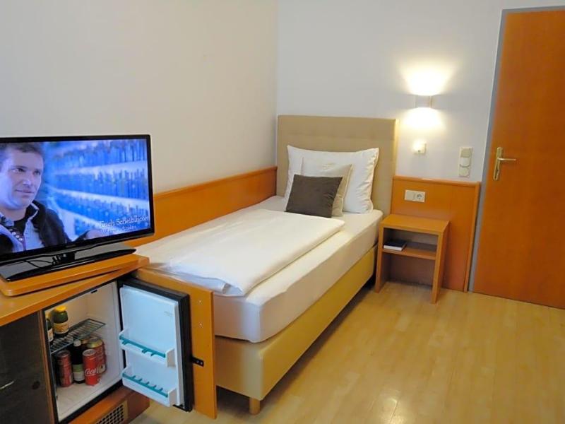 City Hotel Albrecht Schwechat image