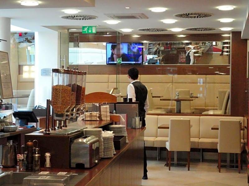 City Hotel Albrecht Schwechat image