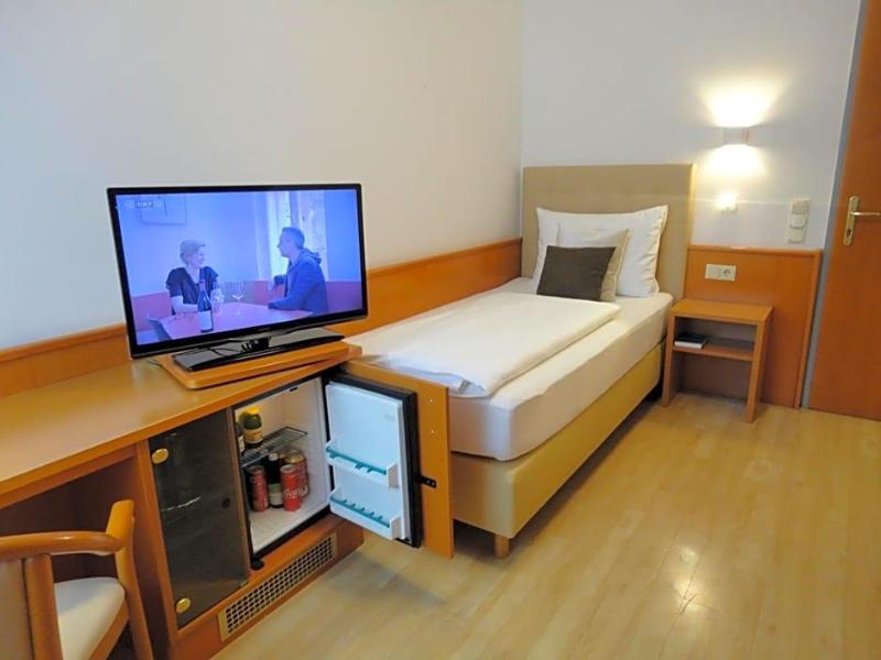 City Hotel Albrecht Schwechat image