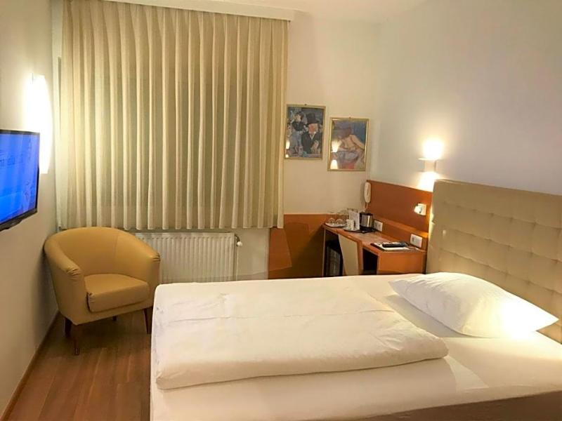 City Hotel Albrecht Schwechat image