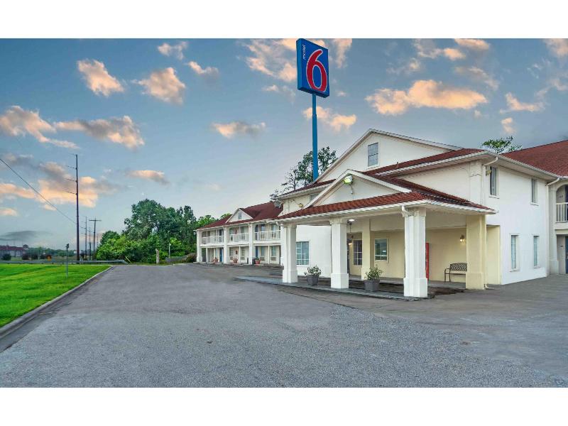 Motel 6 Livingston, TX