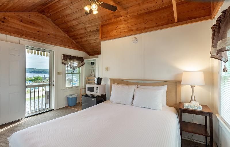 Half Moon Motel & Cottages image