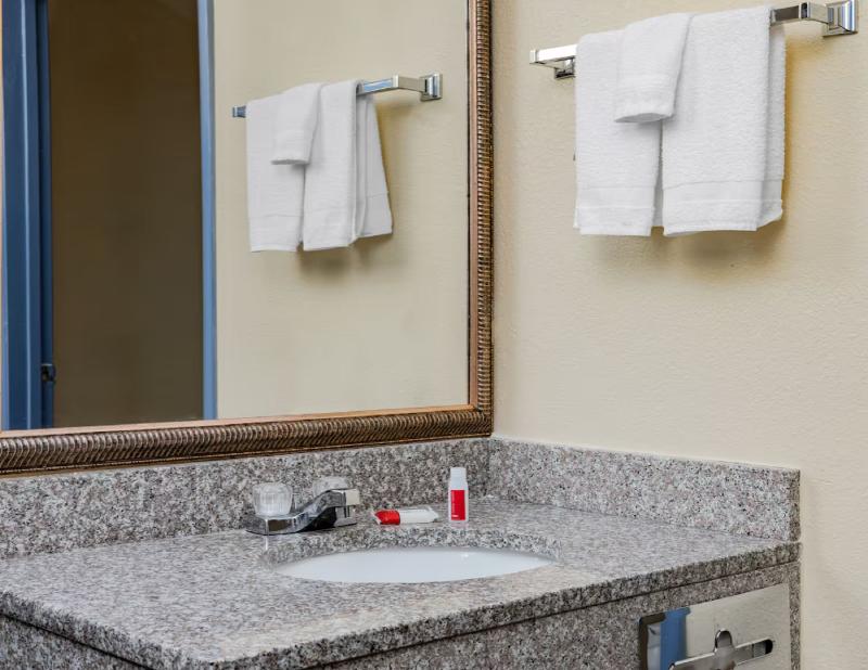 Days Inn By Wyndham Waynesville Nc image