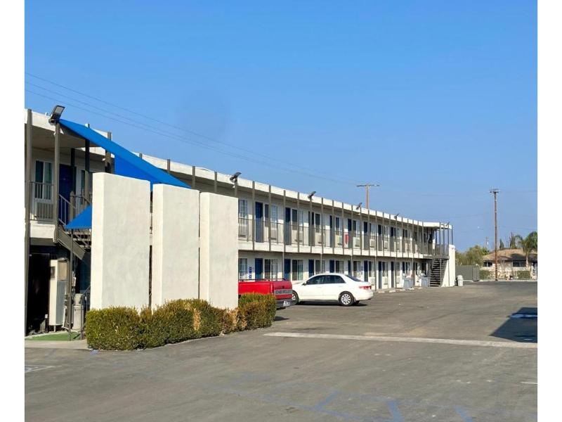 Motel 6-Delano, CA GA — general view