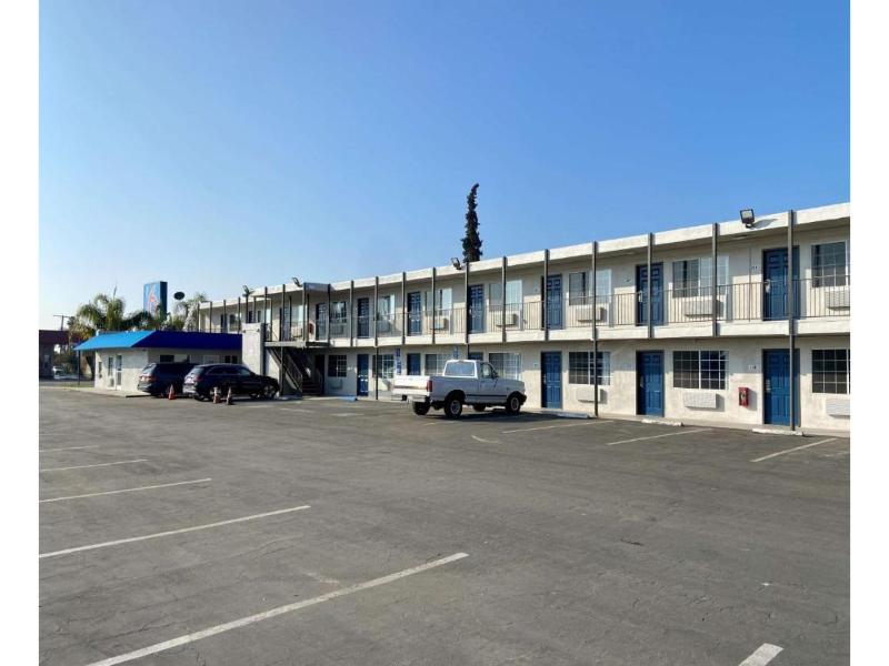 Motel 6-Delano, CA GA — general view