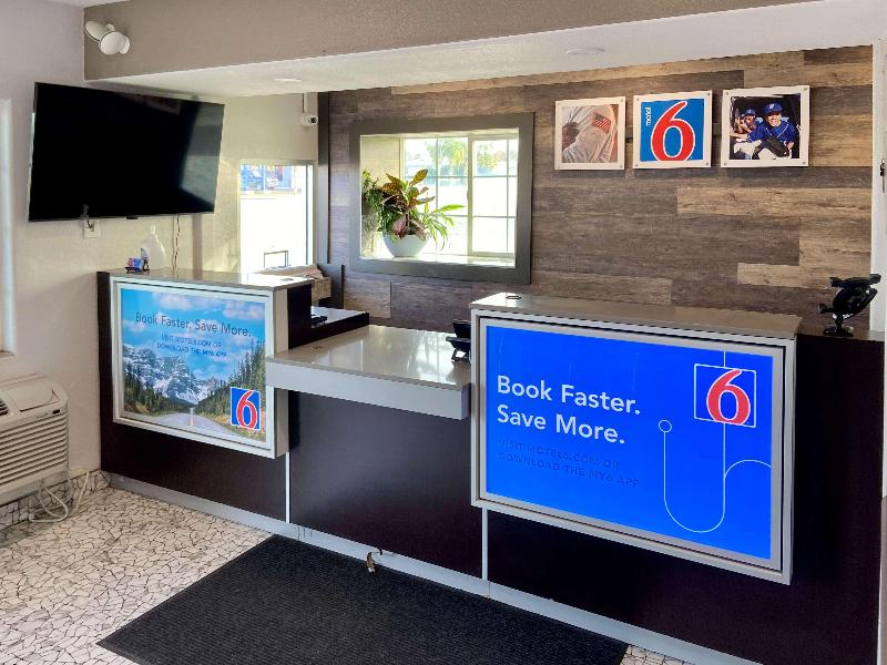 Motel 6-Delano, CA GA — view