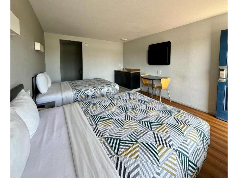 Motel 6-Delano, CA GA photo 9