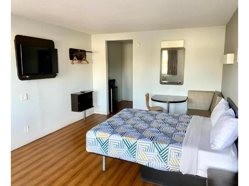 Motel 6-Delano, CA GA photo 17