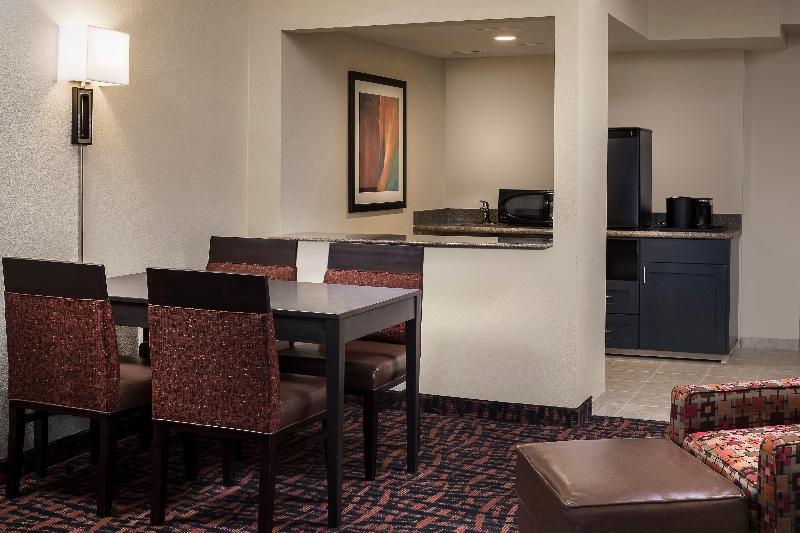 Holiday Inn Wichita East I-35 photo 20