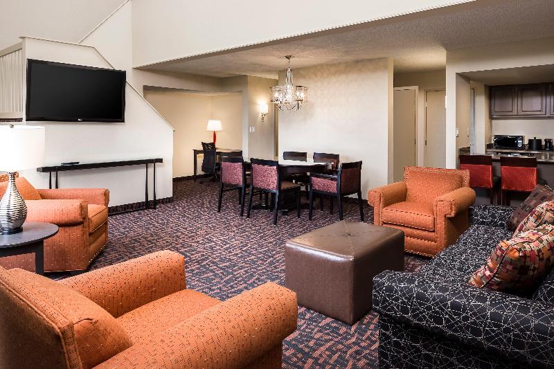 Holiday Inn Wichita East I-35 photo 14