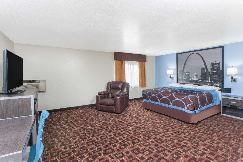 Super 8 by Wyndham Moberly MO image