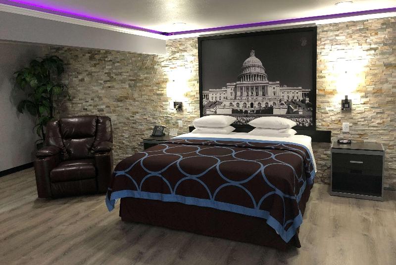 Super 8 by Wyndham Moberly MO image 2