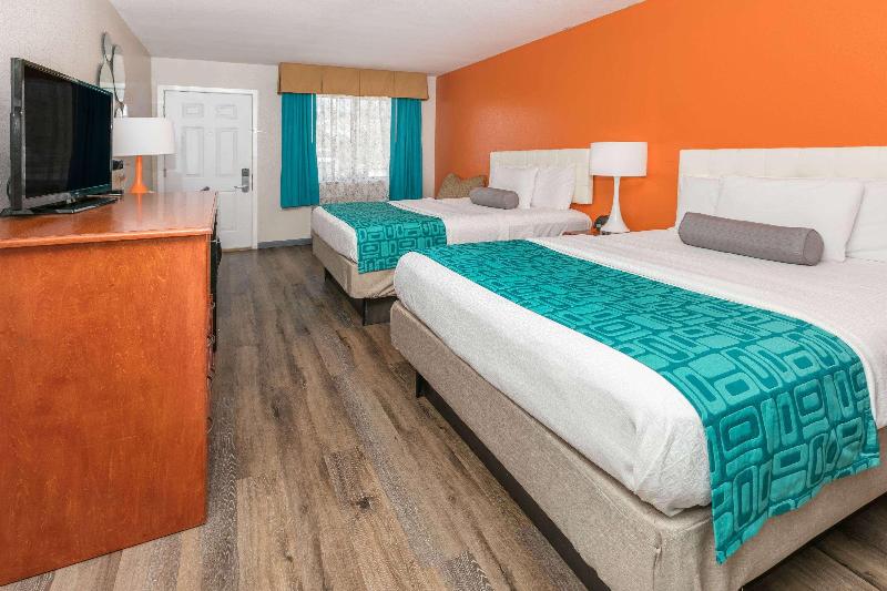 Howard Johnson By Wyndham Lafayette image