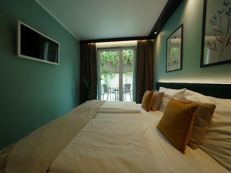 Hotel BEE GREEN Schoenbrunn  image