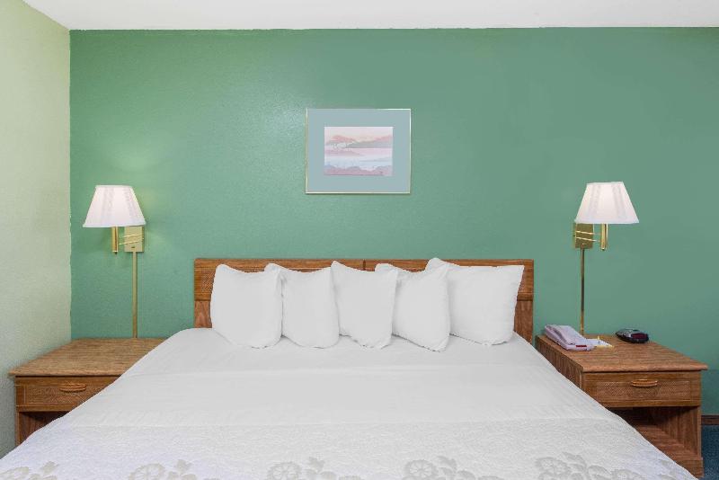 Bed room