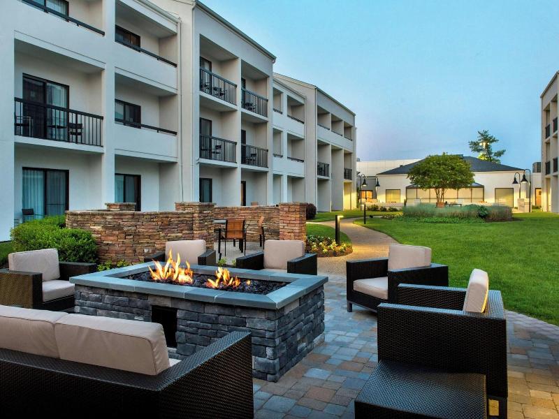 Courtyard Silver Spring North image