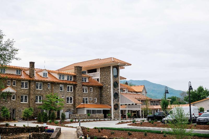 Waynesville Inn and Golf Club, Tapestry Collection image