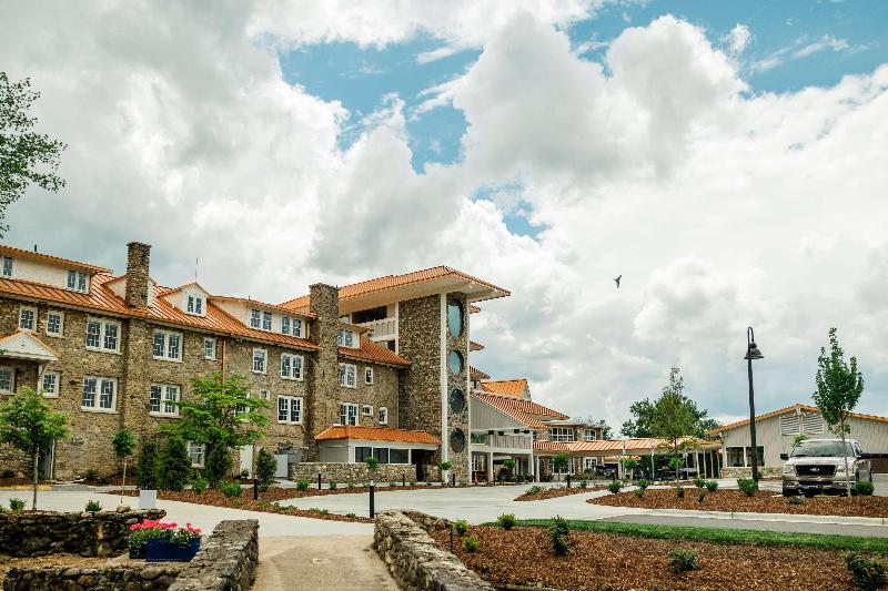 Waynesville Inn and Golf Club, Tapestry Collection image