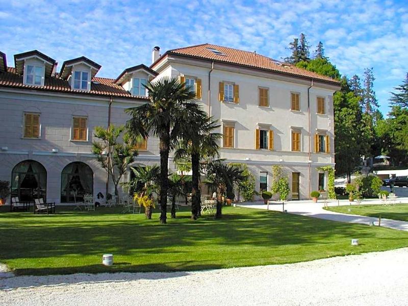 Art Hotel Varese image