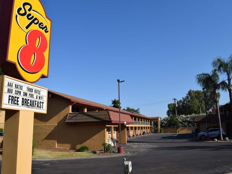 Super 8 By Wyndham Visalia — general view