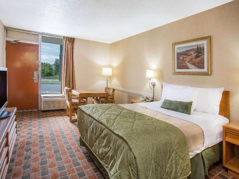 Ramada by Wyndham Wytheville image