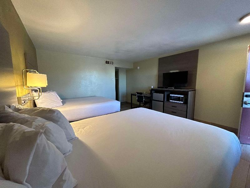 SureStay by BestWestern Chambers Petrified Forest image