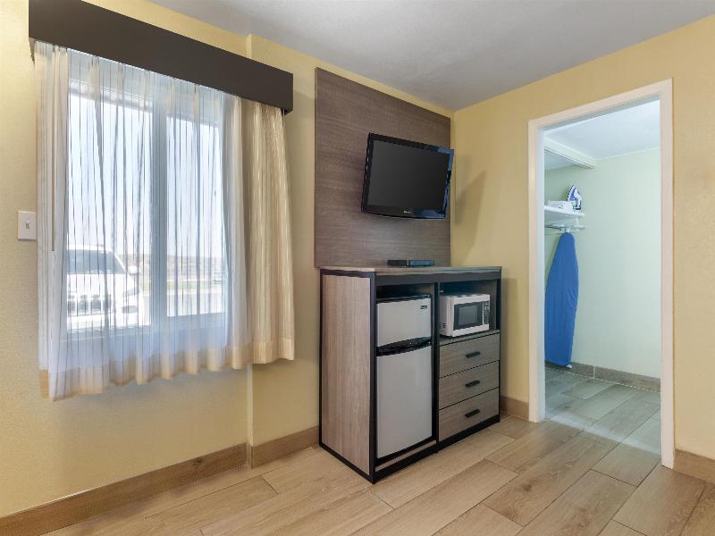 SureStay by BestWestern Chambers Petrified Forest image