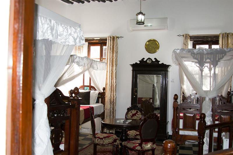 Tembo House Hotel And Apartments