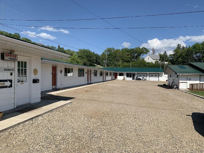 Gateway Motel Minnedosa — exterior view
