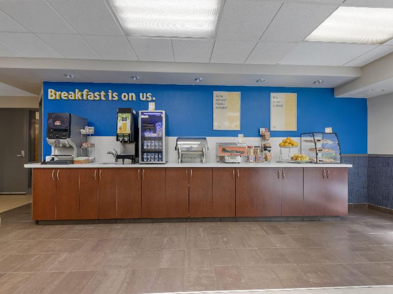 Days Inn by Wyndham Thunder Bay North image